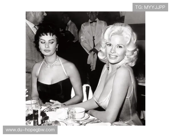 伯顿与曼斯菲尔德对决分析：谁能在这场较量中脱颖而出