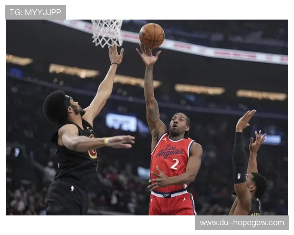 火箭与快船激战正酣1月19日NBA精彩对决引发球迷热议